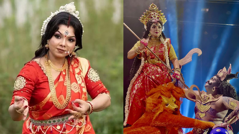 দেবী দুর্গার ভূমিকায় মঞ্চে জ্যোতি সিনহা