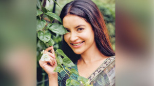 ‘চরিত্রের ভেতর নিজেকে খুঁজি’