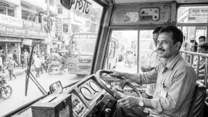গণপরিবহনে প্রশিক্ষিত চালক জরুরি
