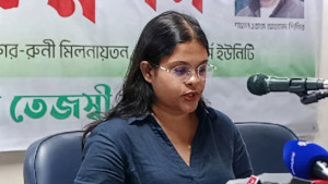 মামার বিরুদ্ধে বাড়ি দখলচেষ্টার অভিযোগ তেজস্বী তুরিনের