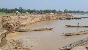 ইজারাহীন বালুমহাল নিয়ে জটিলতা