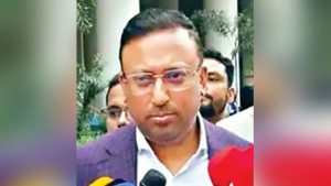 প্রধানমন্ত্রীর ভারত সফর  নিয়ে আলোচনা চলছে