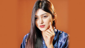 শরতের শুভ্রতায় ত্বক