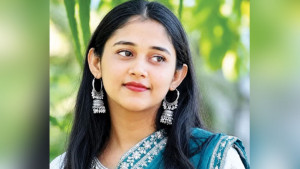 ইজিবাইকের চাকায় ওড়না পেঁচিয়ে নারী পর্যটকের মৃত্যু
