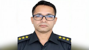 ৫৭ ভুয়া বিল পাস করে বরখাস্ত জেলার