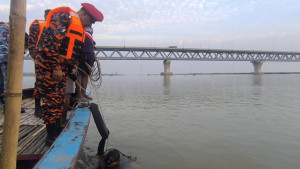 পদ্মা সেতু এলাকায় সন্ধ্যার পর নৌবিহারে নিষেধাজ্ঞা