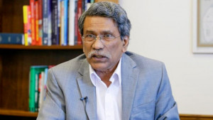 রাষ্ট্রযন্ত্রের রাজনীতিকীকরণ বন্ধ না হলে গণতান্ত্রিক উত্তরণ কঠিন: আলী রীয়াজ