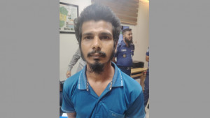 ঝিনাইদহে বীরশ্রেষ্ঠ হামিদুর রহমানের ভাস্কর্যে জুতার মালা, আটক ১