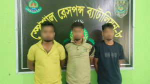 ব্যবসায়ীর ২৬ লাখ টাকা লুটে গ্রেপ্তার তিন