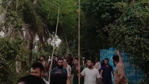 সালথায় মাদ্রাসাছাত্রীদের উত্ত্যক্ত করাকে কেন্দ্র করে সংঘর্ষ, আহত ১০