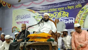 সবচেয়ে খারাপ বাংলাদেশের সাংবাদিকরা, তাদের পেটানো দরকার