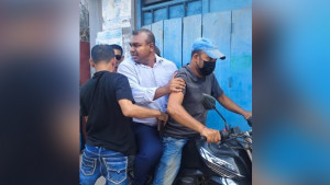খুলনায় সাব রেজিস্ট্রারকে তুলে নিয়ে গেল দুর্বৃত্তরা, ফিরে এসে মুখে কুলুপ