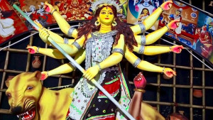 ত্রিপুরা পূজামণ্ডপে ‘রিনা-রিসাই’ এ সেজেছেন দেবী দুর্গা