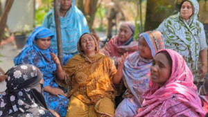 ‘আল্লাহ আমারে নিলা না কেন, আমার ছেলেরে কেন নিয়া গেলা’ 