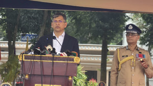 দুর্ব্যবহার নয়, মানবিক পুলিশিংয়ের মাধ্যমে আইনি ক্ষমতা প্রয়োগ করতে হবে: স্বরাষ্ট্রমন্ত্রী