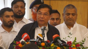 ডিসেম্বরে শেখ হাসিনার দেশে ফেরার কথা হাস্যকর: বিমানমন্ত্রী