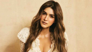 এআই ছবি নিয়ে বিপাকে কৃতি, চাইলেন নতুন আইন