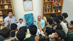 রাবিতে সাংবাদিকদের ওপর হামলা: অজ্ঞাতনামা মামলা, গ্রেপ্তারে আলটিমেটাম