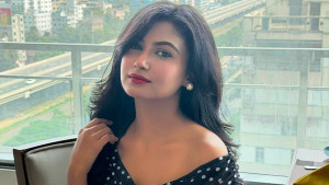 ‘লামিয়া’ হয়ে উঠতে গিয়ে হারিয়ে গেল নিজের আসল নাম