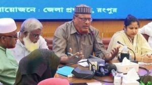 ‘আপনারা এমপিদের পাত্তা দেন না, কেন? বাধ্য করবেন না থানা-ডিসি অফিস ঘেরাও করতে’