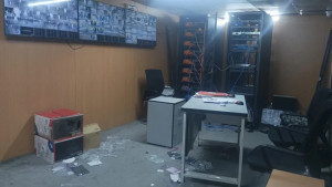 ‘কালকের মধ্যে ঝামেলা শেষ করতে বল, না হলে সবার আগে তোর লাশ পড়ে থাকবে’