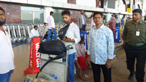 ফ্লাইট বন্ধে ভোগান্তিতে রিয়াদগামী যাত্রীরা, ফিরতে হলো বাড়ি    