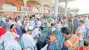 সৌদিগামী ৫১টি ফ্লাইট বাতিল হাজারো যাত্রীর দুর্ভোগ