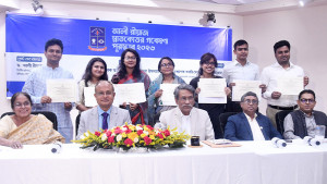 স্বৈরাচারকে পরাস্ত করা গণতান্ত্রিক উত্তরণের প্রথম ধাপ