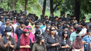 চাকসুর স্বাস্থ্য সম্পাদকের শাস্তির দাবিতে ছাত্রদলের বিক্ষোভ
