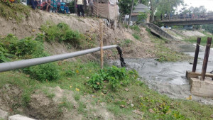 রক্ষা বাঁধে ‘জোড়াতালি’র মেরামত