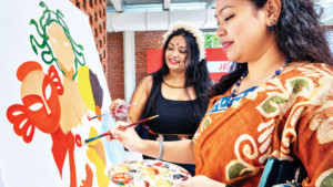 বহুরেখা যে ক্যানভাস কারও  একার নয়