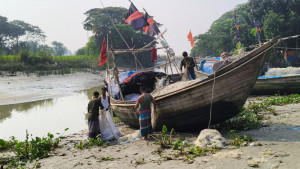 নিষেধাজ্ঞায় সংসার খরচ নিয়ে দুশ্চিন্তায় লক্ষ্মীপুরের জেলেরা