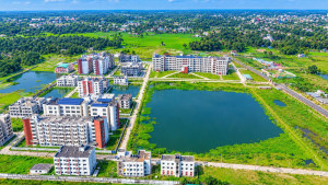 এক দশকেও ভবন নির্মাণকাজ শুরু  হয়নি, নির্ধারিত জায়গায় মাছ চাষ