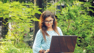 টেক্সট মেসেজে কী লিখছেন?