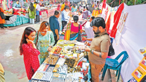 শুরু হলো শারদীয়  দুর্গোৎসবের  আনুষ্ঠানিকতা