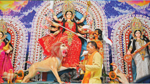 চক্ষুদানে দেবীর প্রাণ প্রতিষ্ঠা আজ, কালও সপ্তমী