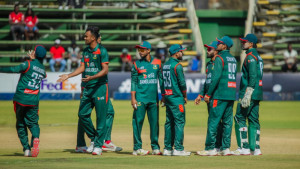ত্রিদেশীয় সিরিজের দলে আলিস, নেতৃত্বে লিটন