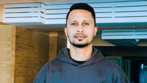 সিলেট বিমানবন্দরে আটক উপজেলা যুবলীগ সভাপতি