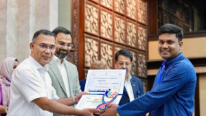 বগুড়ার বিপ্লব পেলেন দেশসেরা ইয়্যুথ ভলান্টিয়ার অ্যাওয়ার্ড