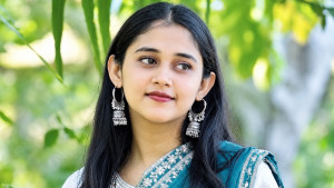 কক্সবাজারে ইজিবাইকের চাকায় ওড়না পেঁচিয়ে নারী পর্যটকের মৃত্যু
