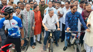 পতেঙ্গায় দেশের প্রথম সাইকেল ট্র্যাক, আরও নির্মাণের ঘোষণা অর্থমন্ত্রীর