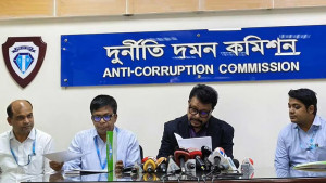 বিমান বাহিনীর সাবেক প্রধান আব্দুল হান্নান কাতারে গ্রেপ্তার