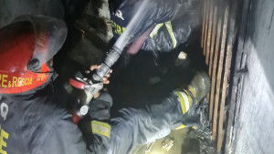 ‎৩৭ ঘণ্টার চেষ্টায় নিভল চকবাজারের আগুন