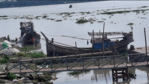 নিষেধাজ্ঞা শেষ মধ্যরাতে, সাগরে মাছ ধরতে প্রস্তুত অর্ধশতাধিক ট্রলার
