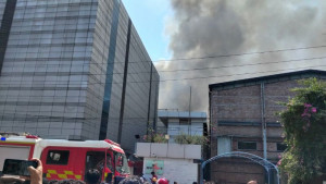 গাজীপুরে ওষুধ কারখানায় আগুন, নিয়ন্ত্রণে কাজ করছে ২০ ইউনিট