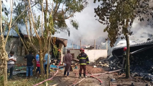 ৪ ঘণ্টার চেষ্টায় গাজীপুরে পোশাক কারখানার গোডাউনের আগুন নিয়ন্ত্রণে