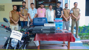 ক্রিকেটারদের লাগেজ চুরি, পুলিশের অভিযানে উদ্ধার