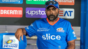 মুম্বাই ইন্ডিয়ান্সের কোচের পদ ছাড়লেন জয়াবর্ধনে