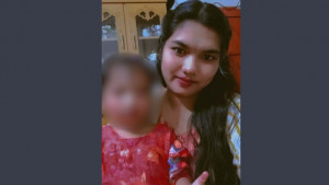 ঘুরতে বেরিয়ে ট্রেনে কাটা পড়ে মা-মেয়ের মৃত্যু