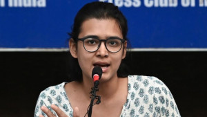 বিজেপি-সমর্থক পরিবারের মেয়ে নেহা যেভাবে হয়ে উঠলেন আন্দোলনের অন্যতম মুখ